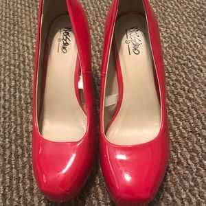 Mossimo red pumps!